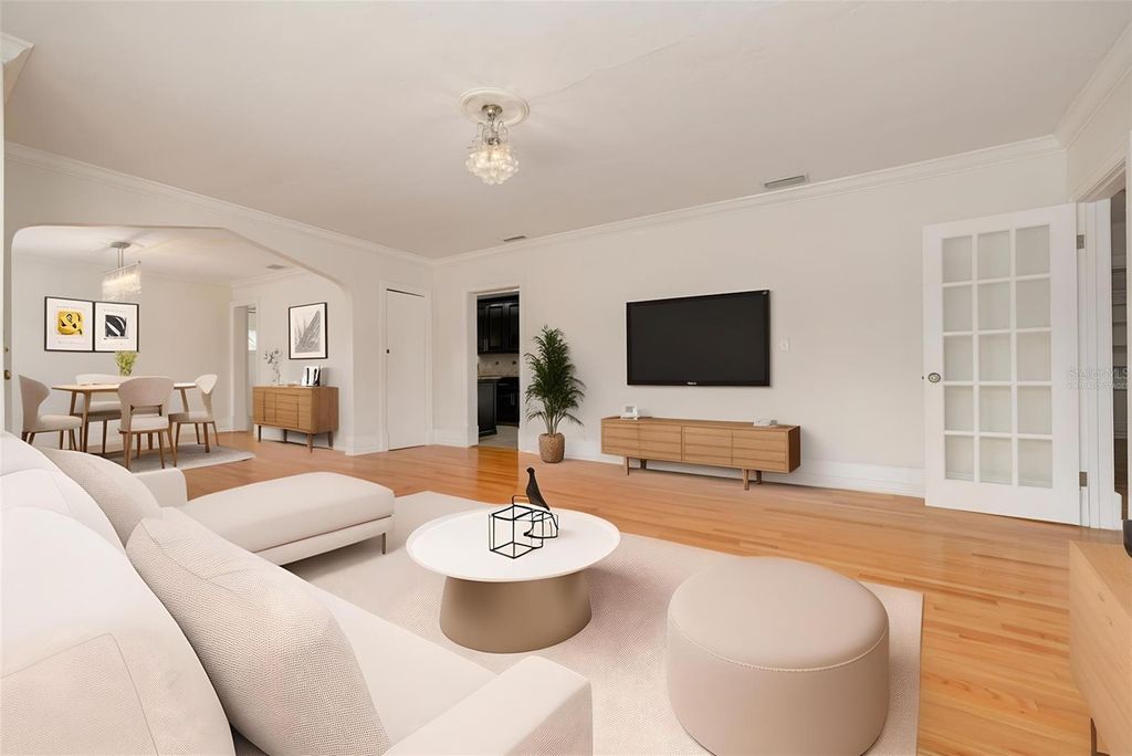 Photo of 333 30th Avenue N, St Petersburg, FL 33704 (MLS # TB8484587)