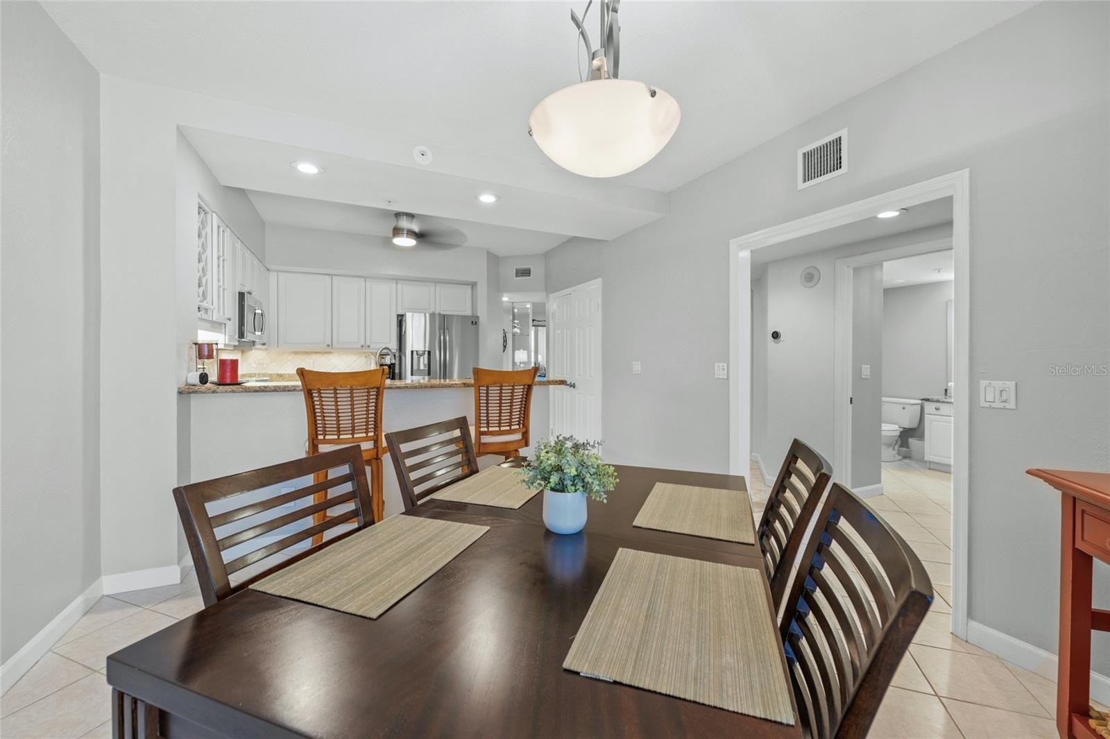 DOLPHIN BAY-SIESTA KEY SEC A - Residential Lease
