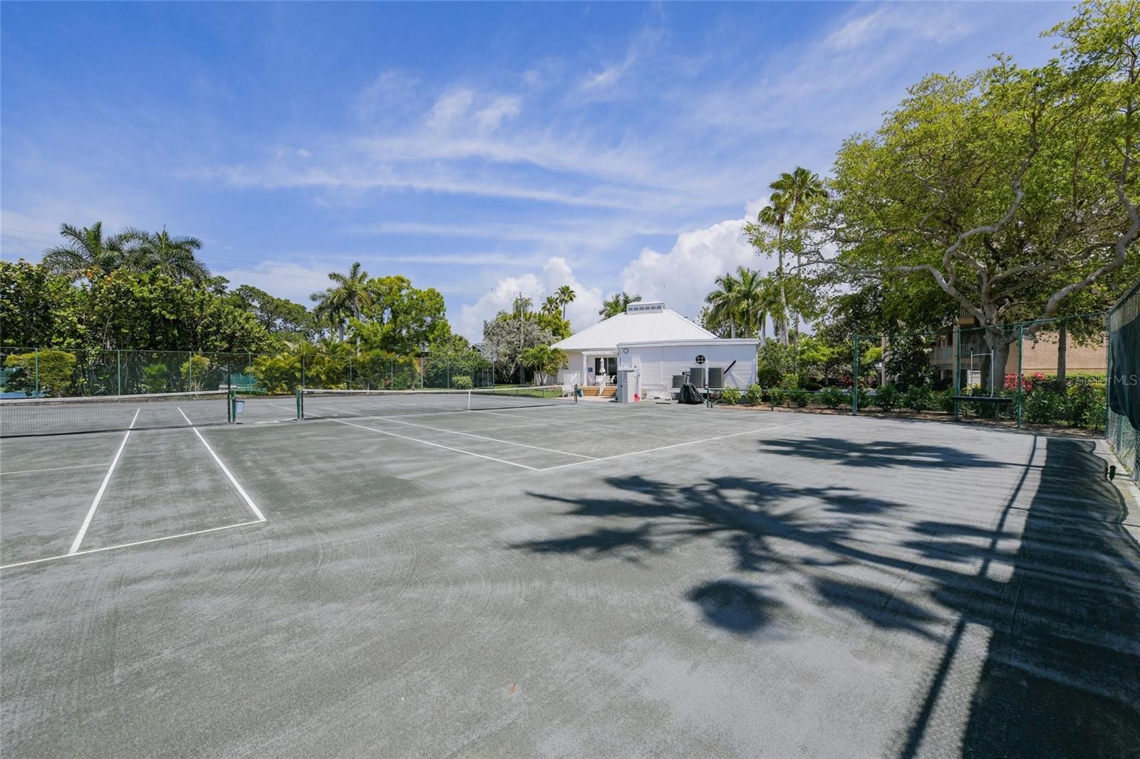 DOLPHIN BAY-SIESTA KEY SEC A - Residential Lease