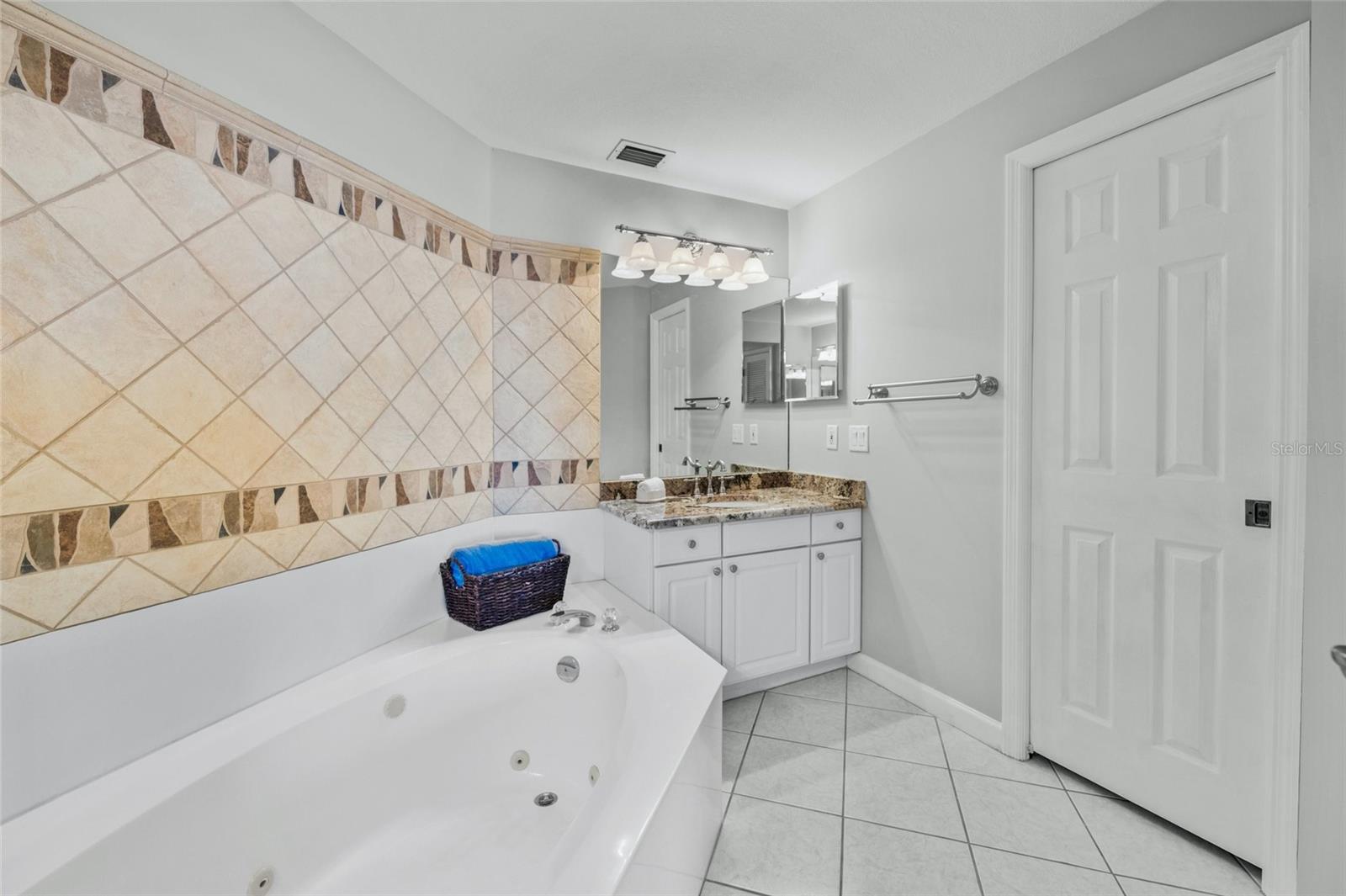 DOLPHIN BAY-SIESTA KEY SEC A - Residential Lease