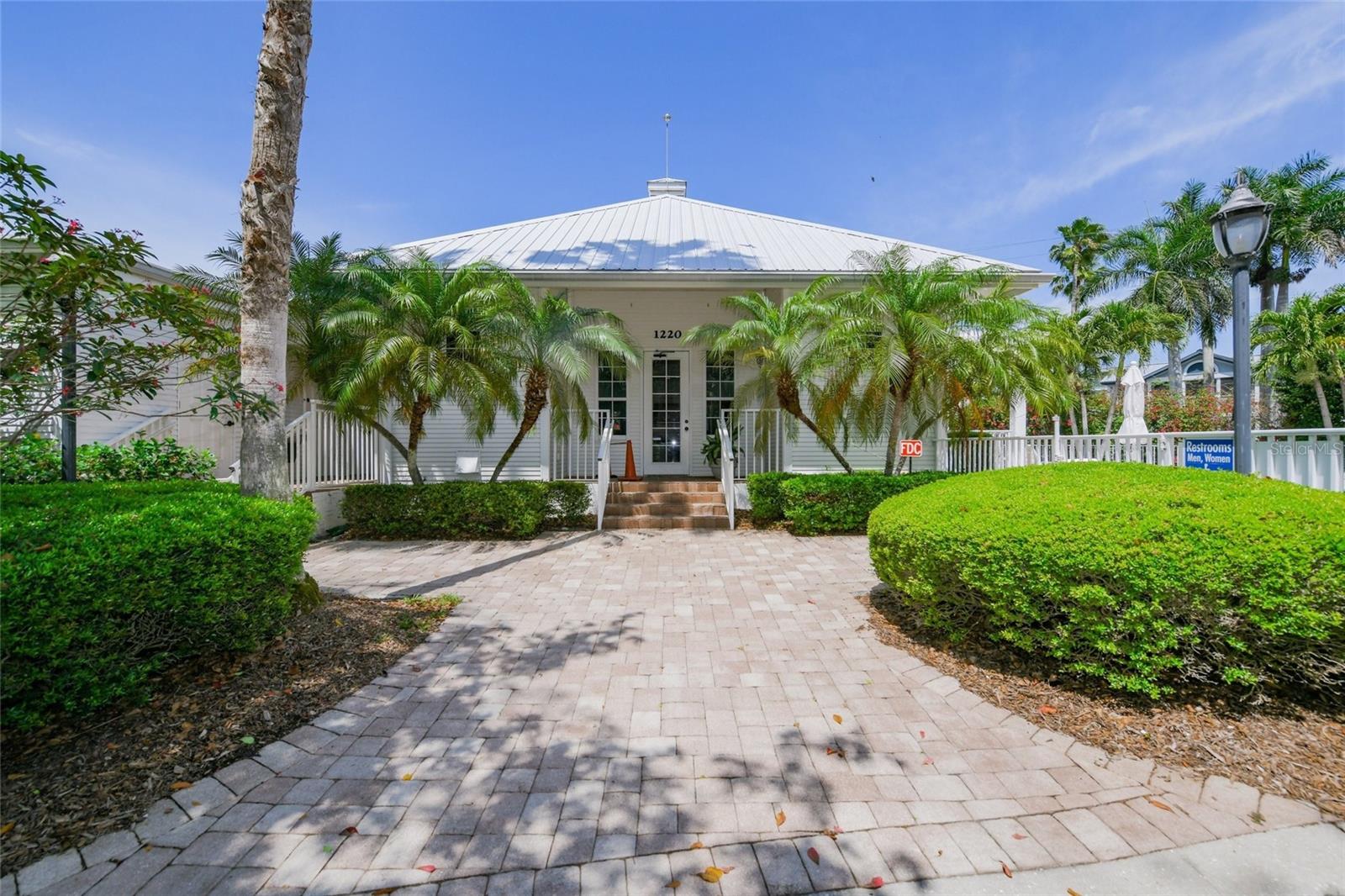 DOLPHIN BAY-SIESTA KEY SEC A - Residential Lease