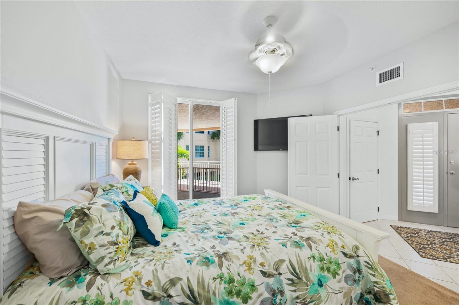 DOLPHIN BAY-SIESTA KEY SEC A - Residential Lease