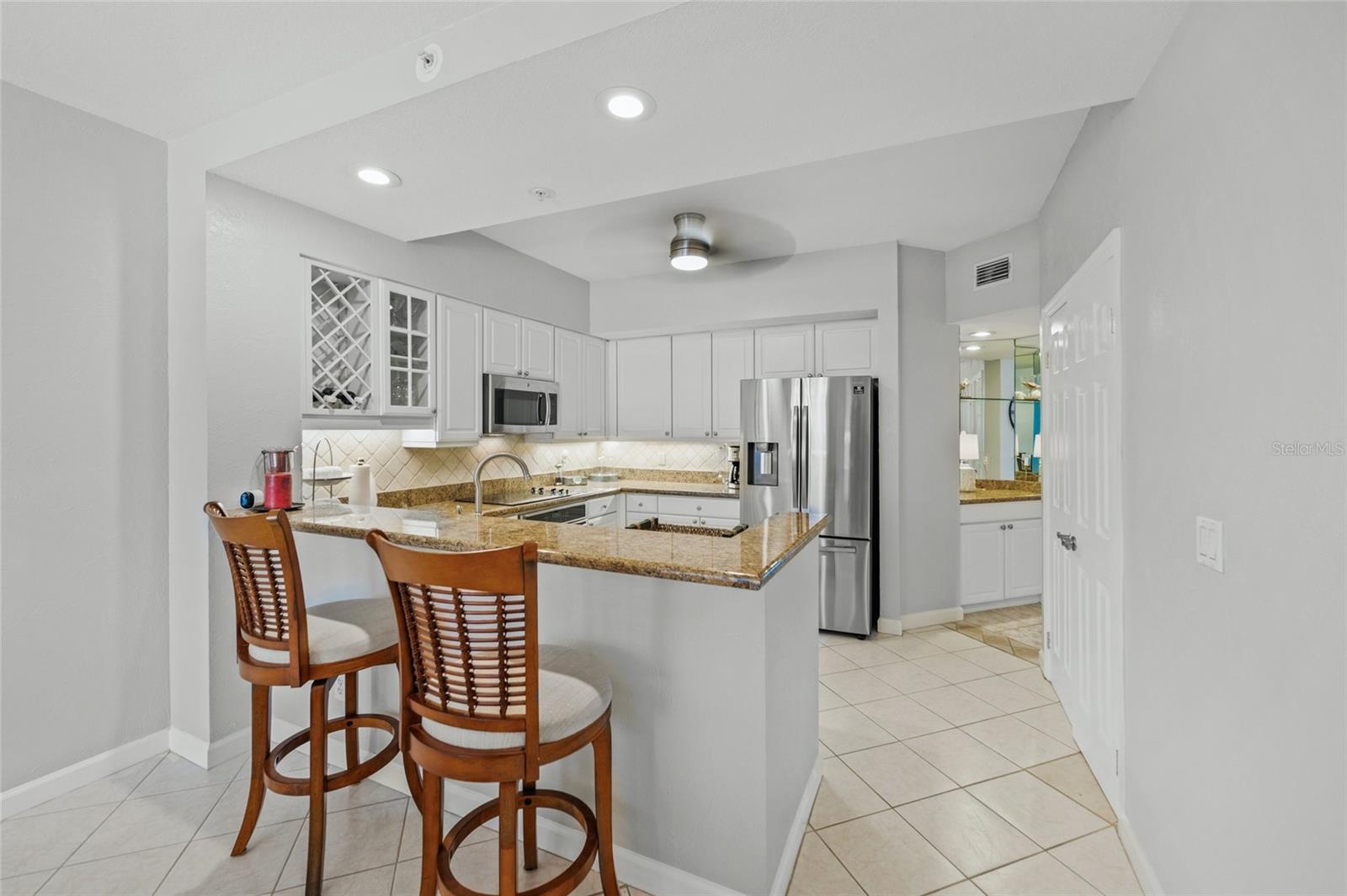 DOLPHIN BAY-SIESTA KEY SEC A - Residential Lease