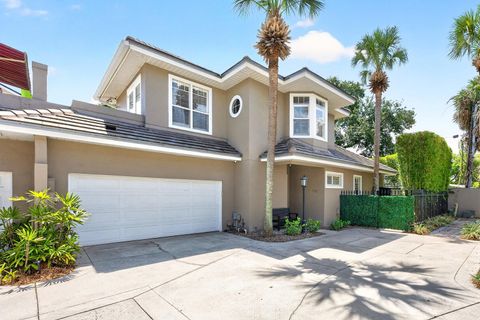 Photo of 962 Aragon Avenue, Winter Park, FL 32789 (MLS # O6407916)