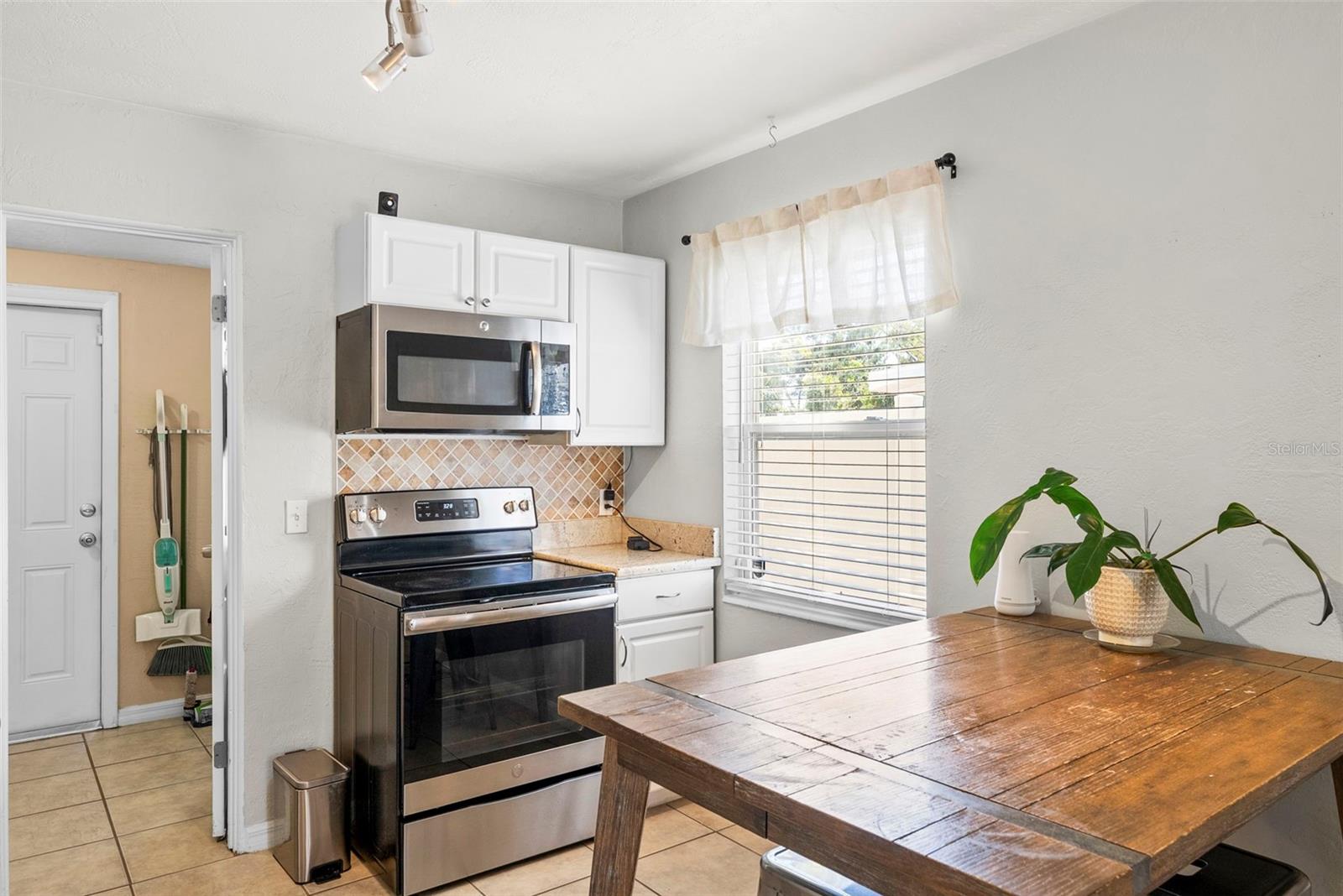 BEVERLY HILLS - Residential