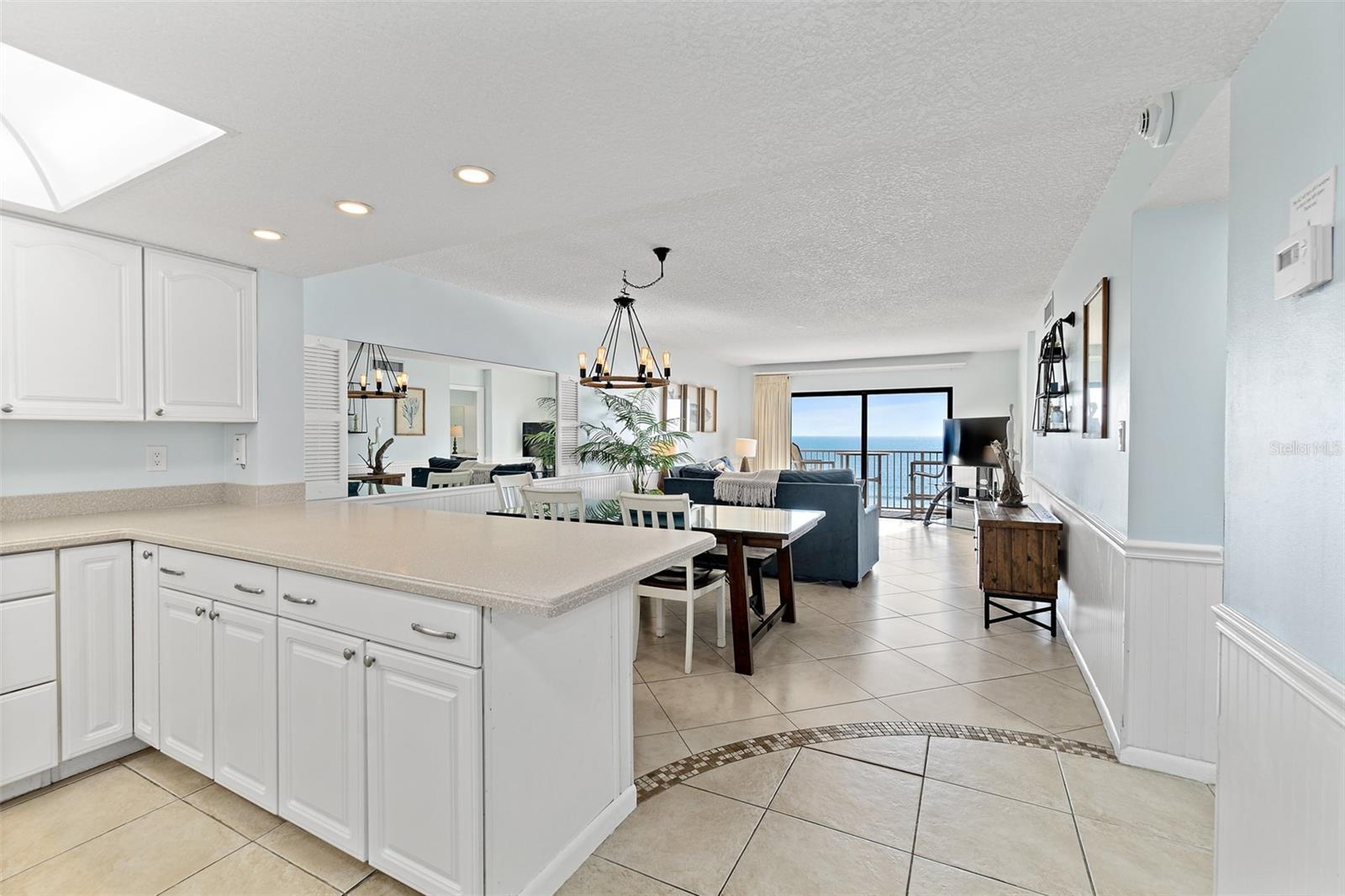 7520 RIDGEWOOD AVENUE 809