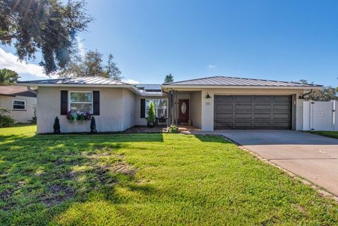 Photo of 12934 83rd Avenue, Seminole, FL 33776 (MLS # TB8441984) Photo of 12934 83rd Avenue, Seminole, FL 33776 (MLS # TB8441984)