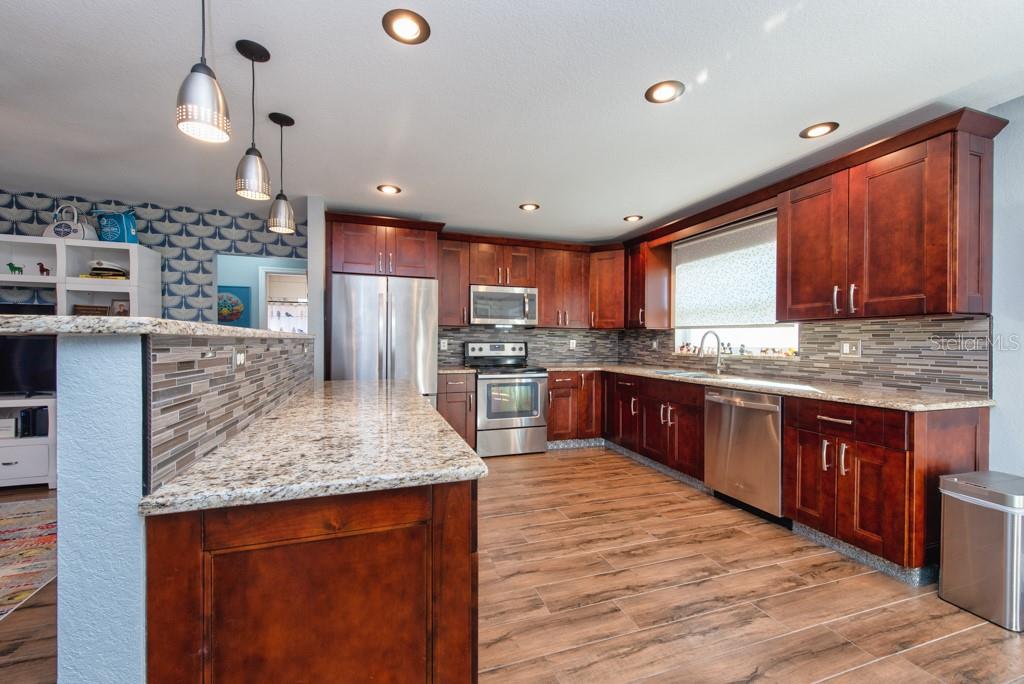 BOCA CIEGA RIDGE 6TH ADD - Residential