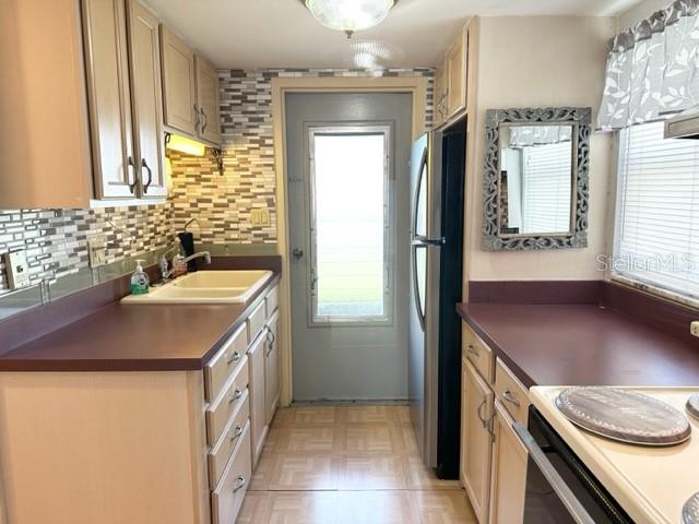 BOULEVARD CLUB THE CONDO - Residential Lease