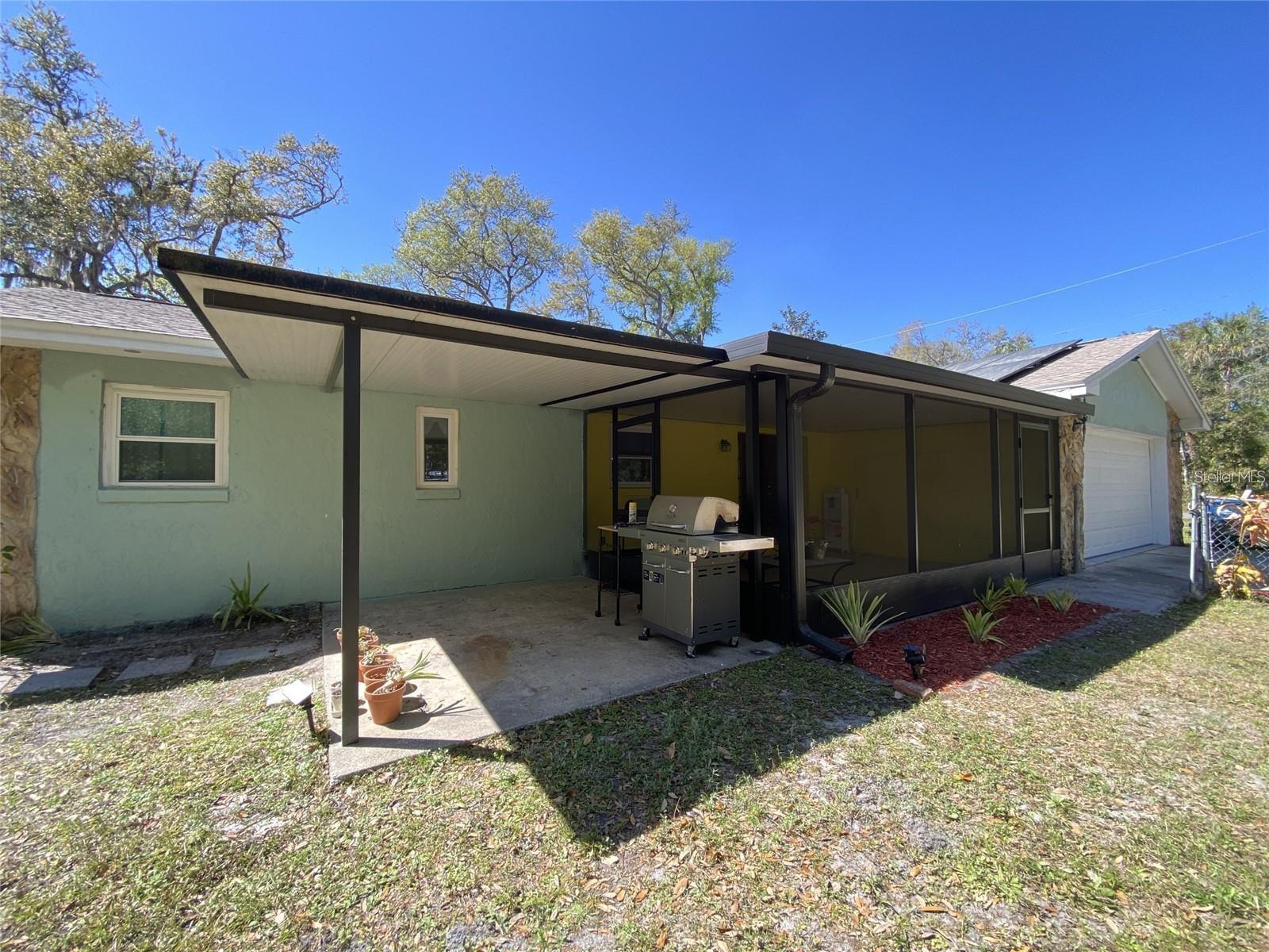 1601 CENTER STREET