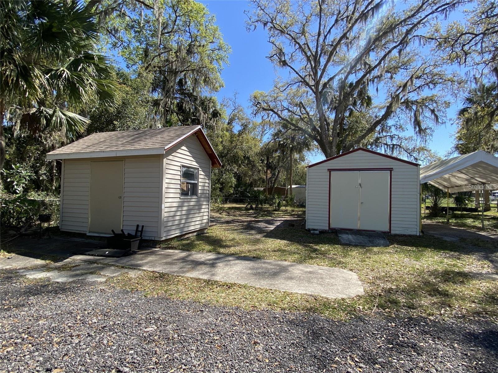 1601 CENTER STREET