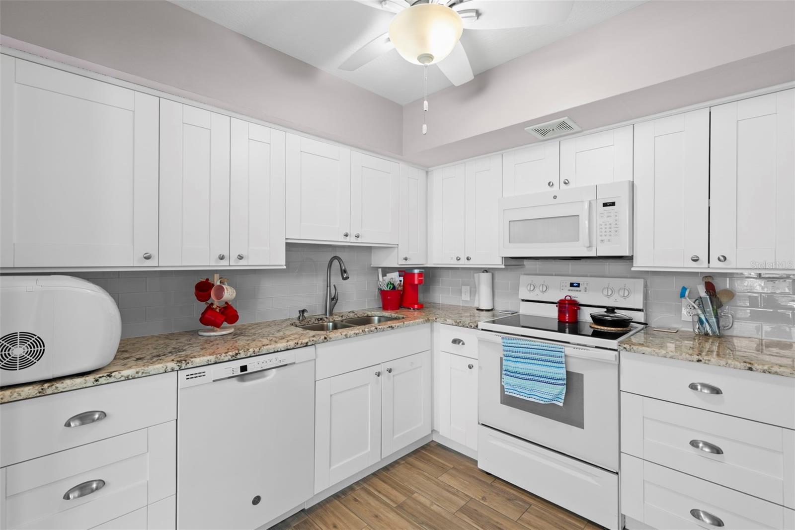 CLEARVIEW OAKS CONDO - Residential