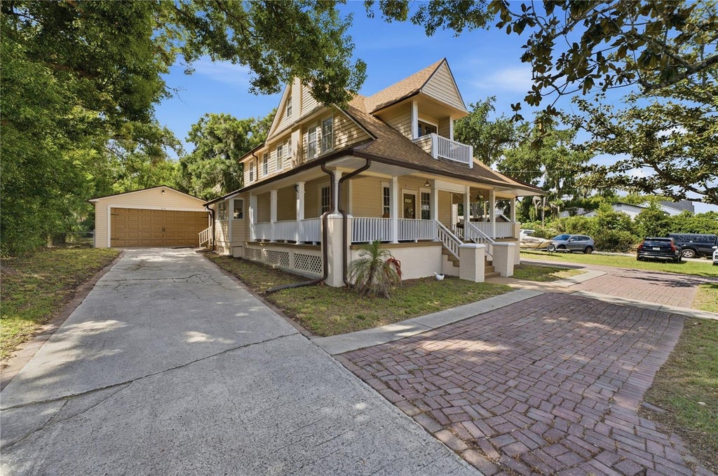 Photo of 535 W Osceola Street, Clermont, FL 34711 (MLS # O6436561)
