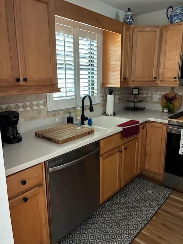 4955 PEPPER CIRCLE B207