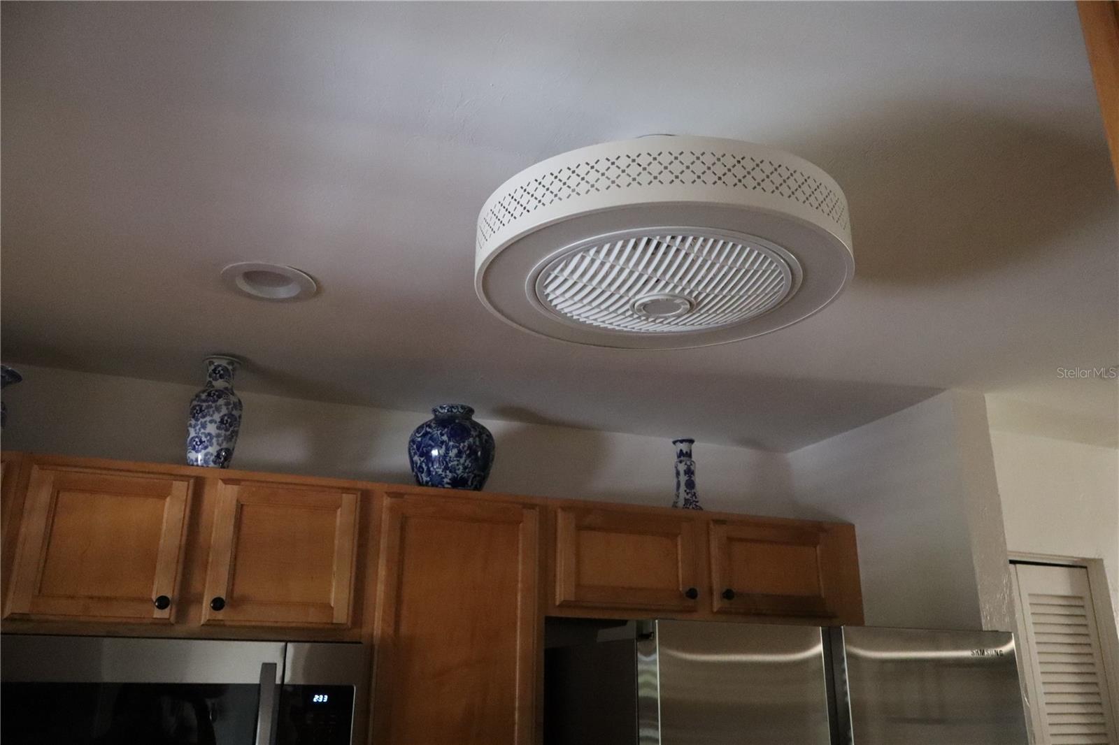 4955 PEPPER CIRCLE B207