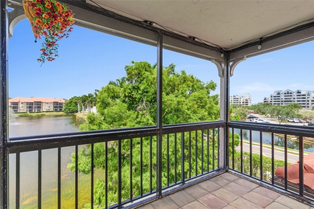 Photo of 2400 Feather Sound Drive #1136, Clearwater, FL 33762 (MLS # O6406536)