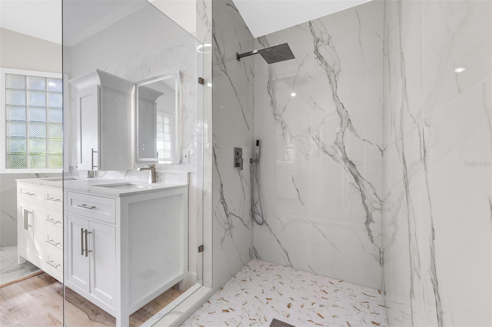 LAKE FOREST SEC TWO A - Residential