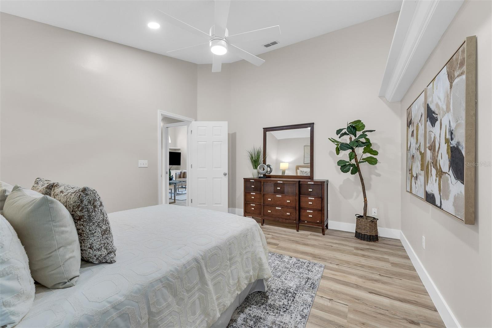 LAKE FOREST SEC TWO A - Residential