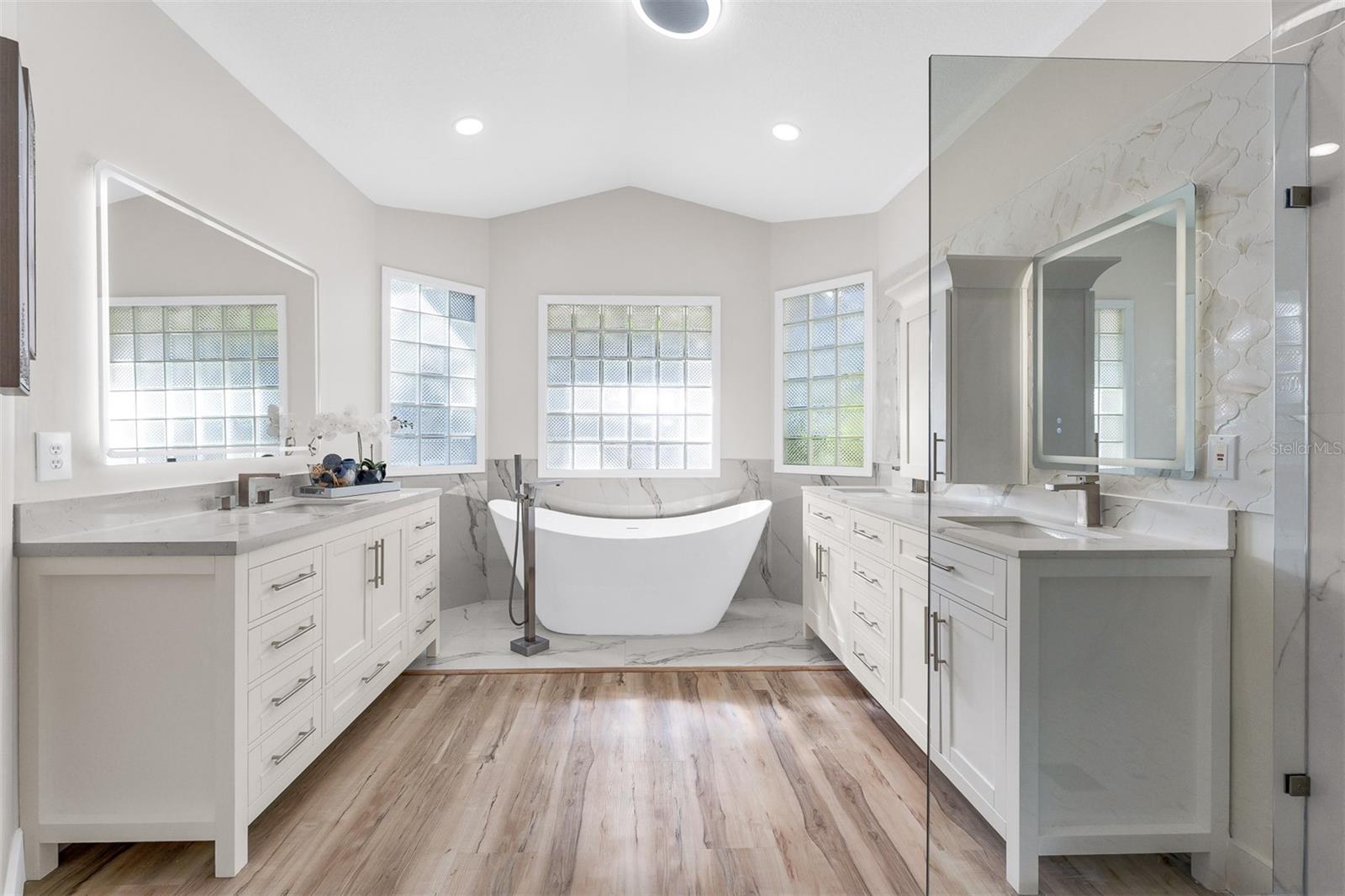 LAKE FOREST SEC TWO A - Residential