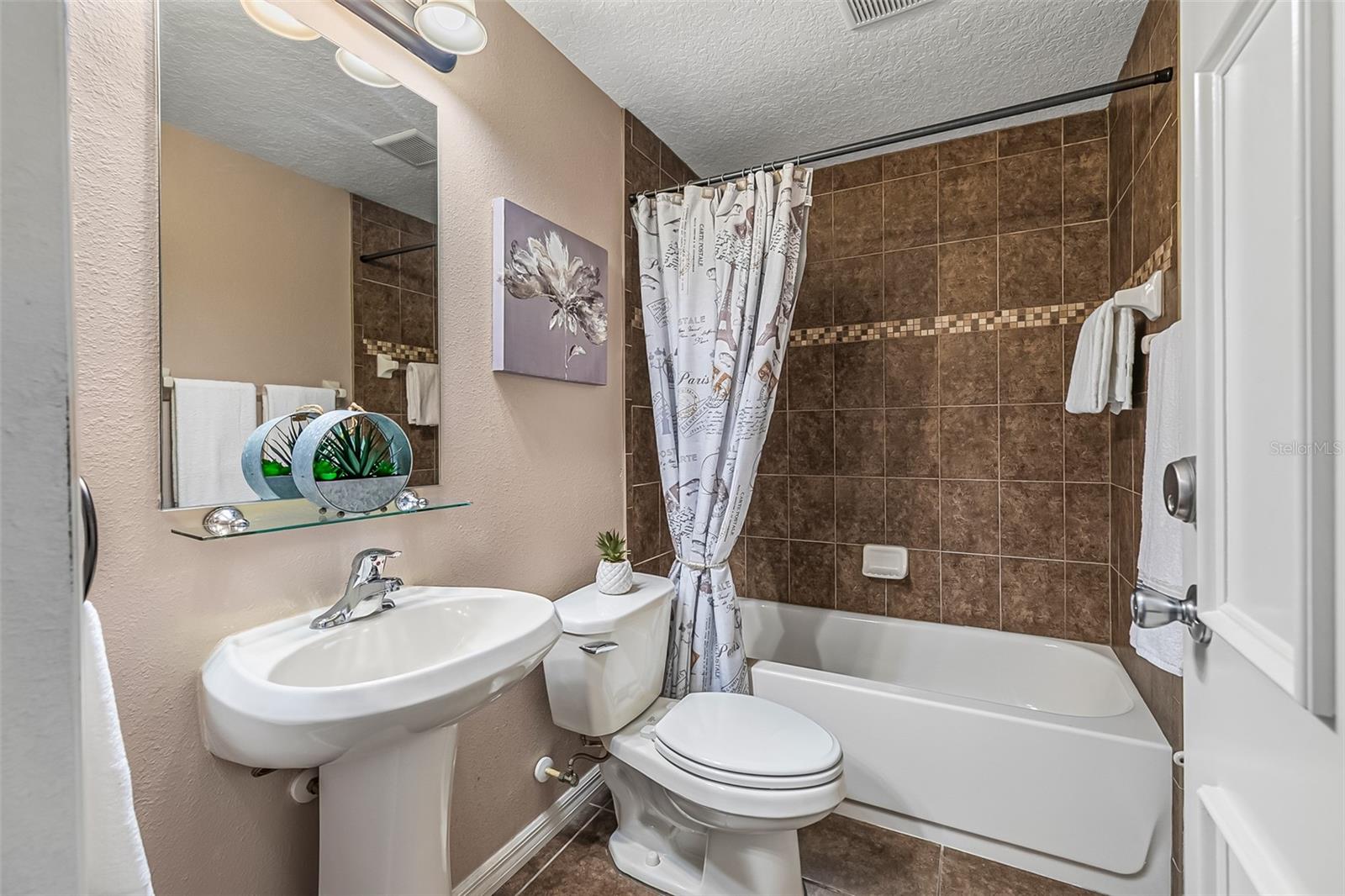 SOUTH RIDGE VILLAS 02 - Residential