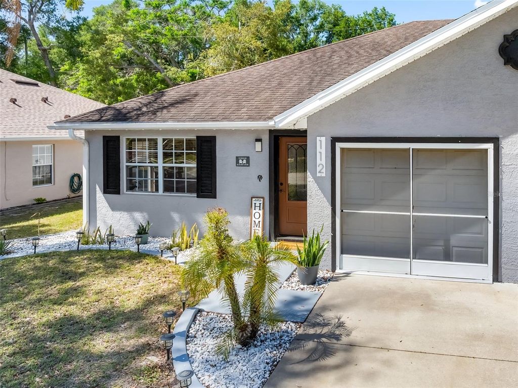 Photo of 112 Hurst Court, Deland, FL 32724 (MLS # O6400543)