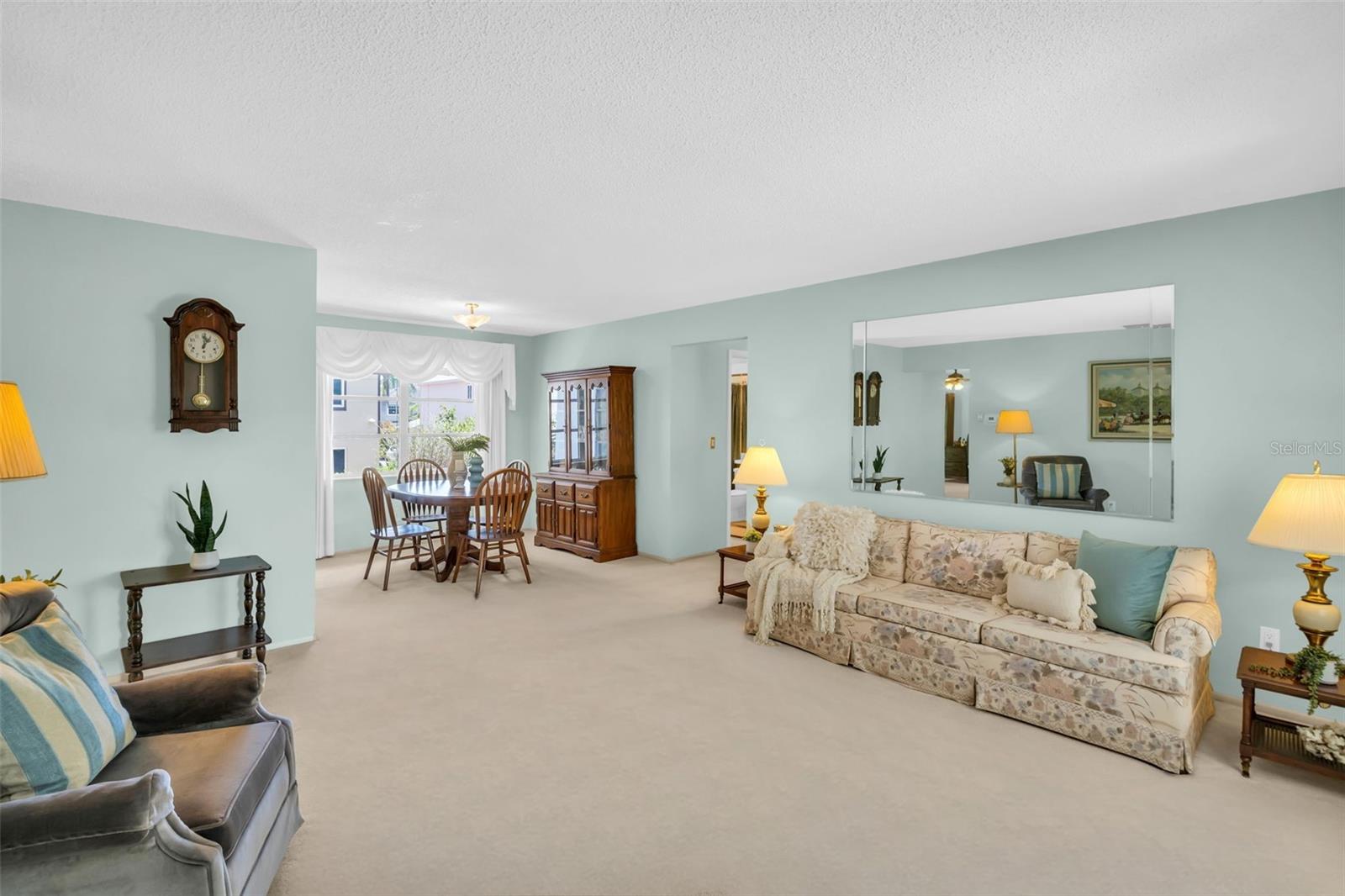 2113 MALCOLM DRIVE