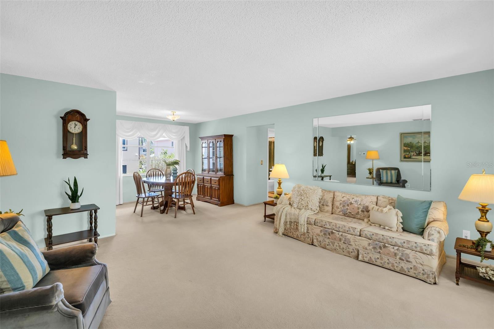 2113 MALCOLM DRIVE