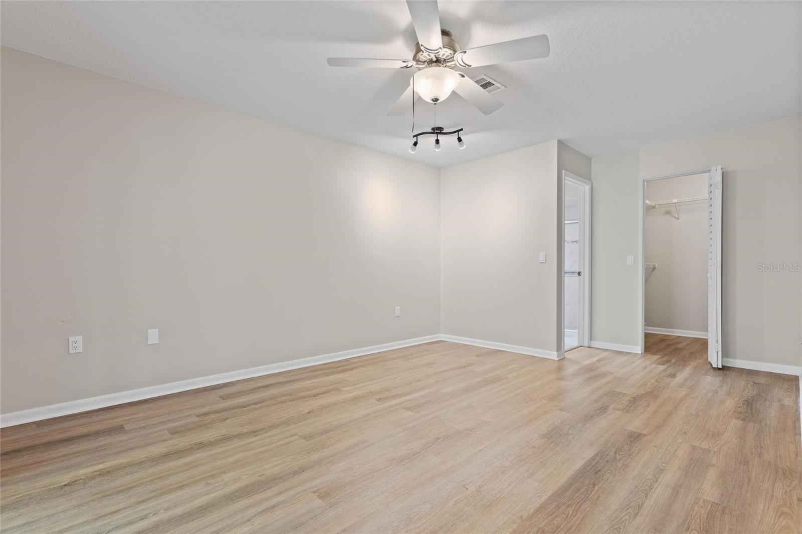 TIMBER OAKS - Residential