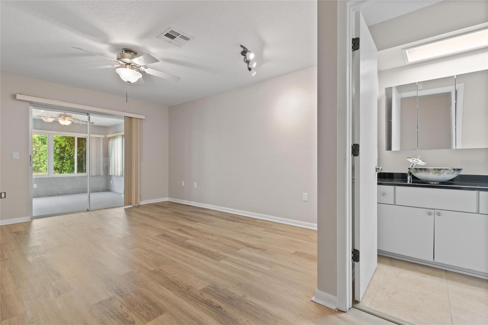 TIMBER OAKS - Residential