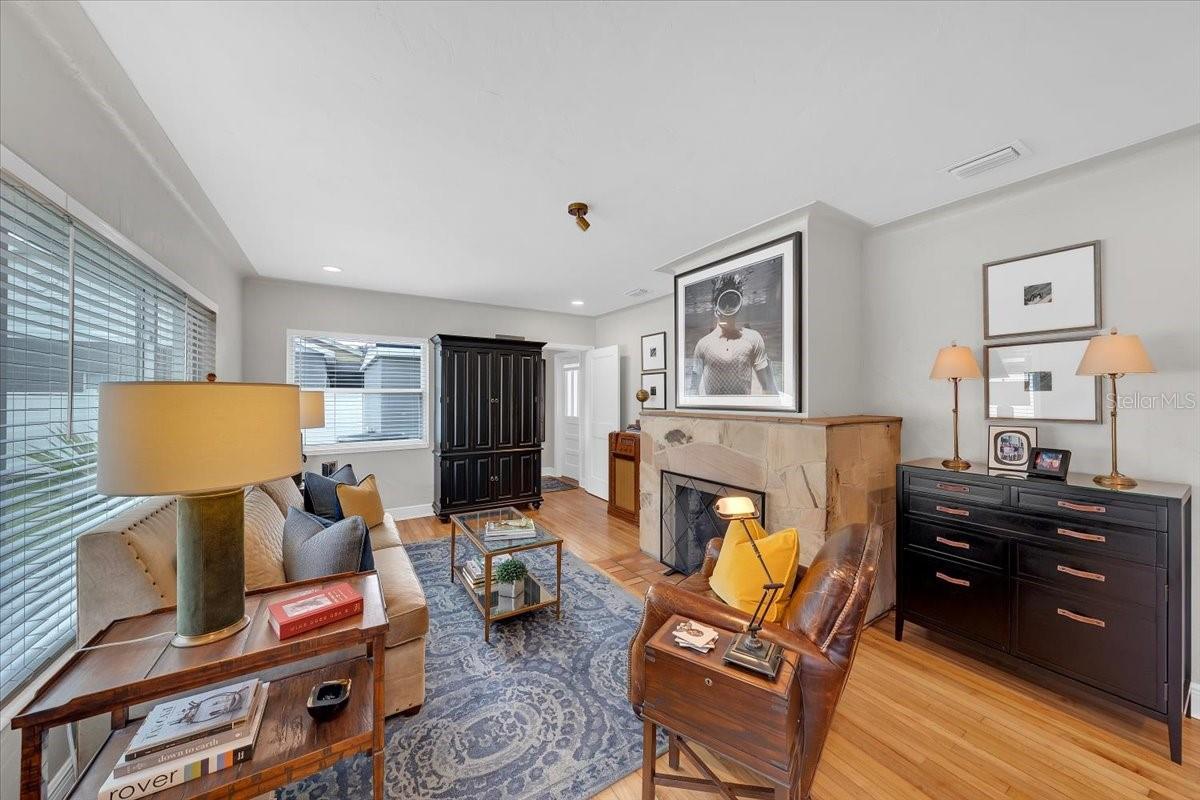 HYDE PARK - Residential