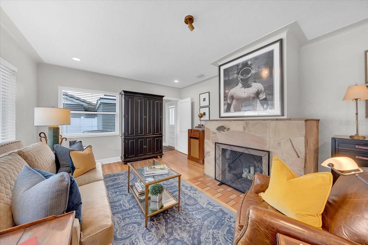 HYDE PARK - Residential