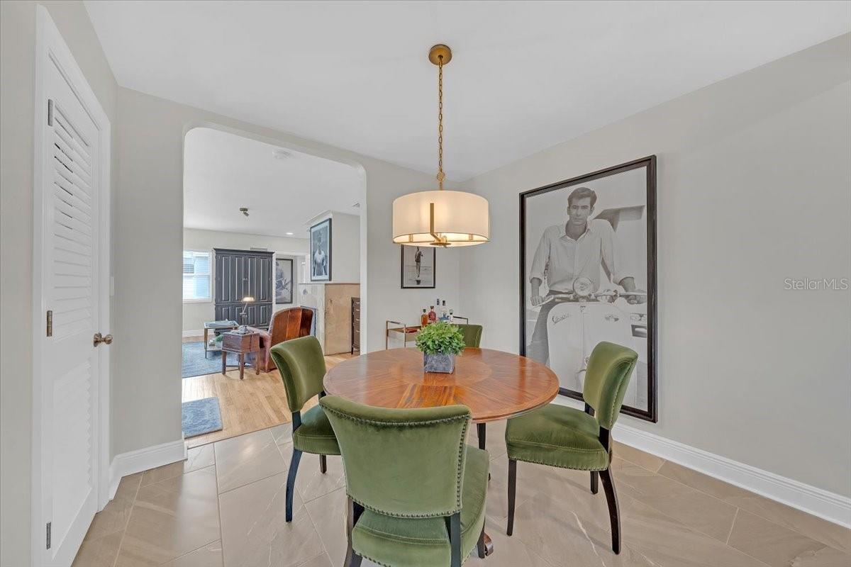 HYDE PARK - Residential