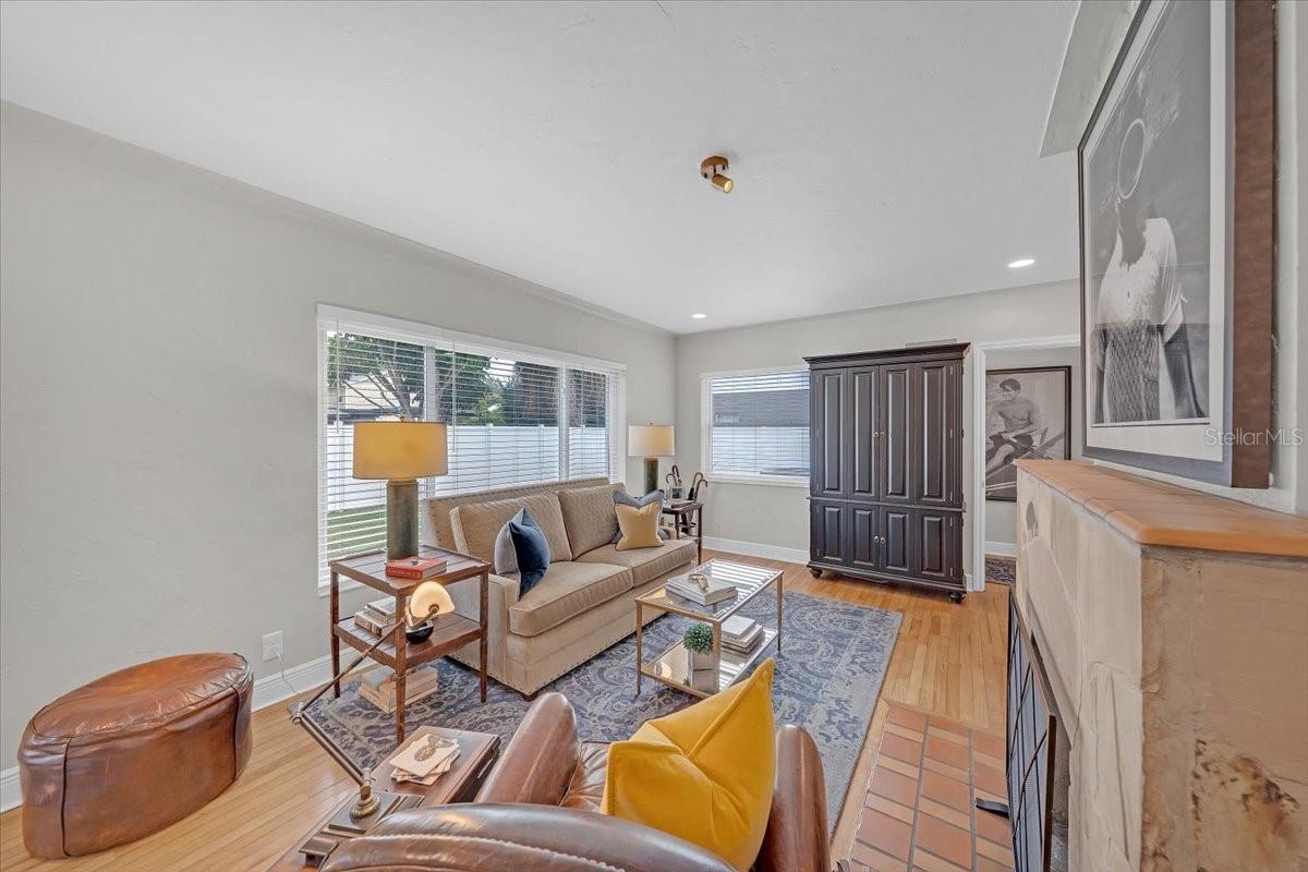 HYDE PARK - Residential