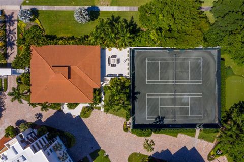 A home in LONGBOAT KEY