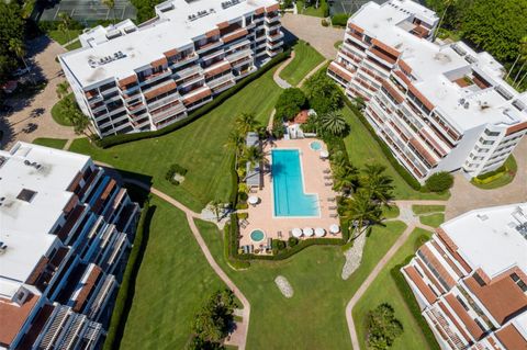 A home in LONGBOAT KEY