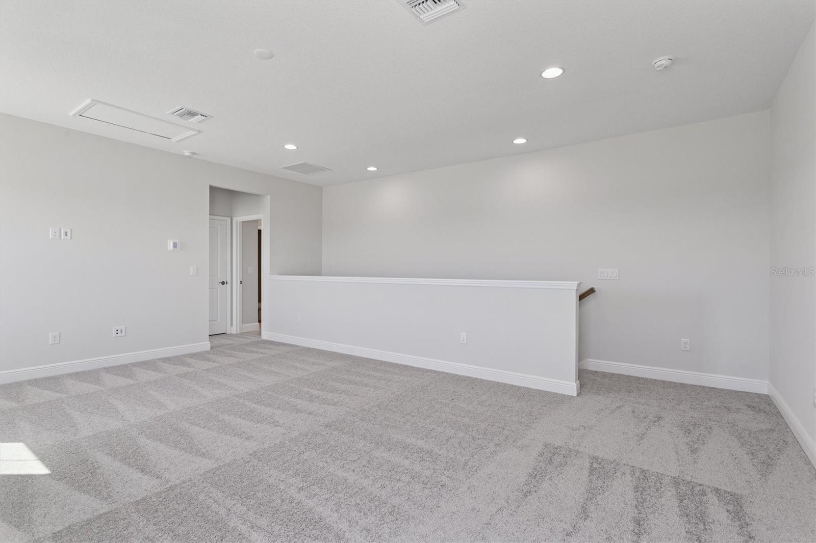 OAKFIELD TRAILS - Residential