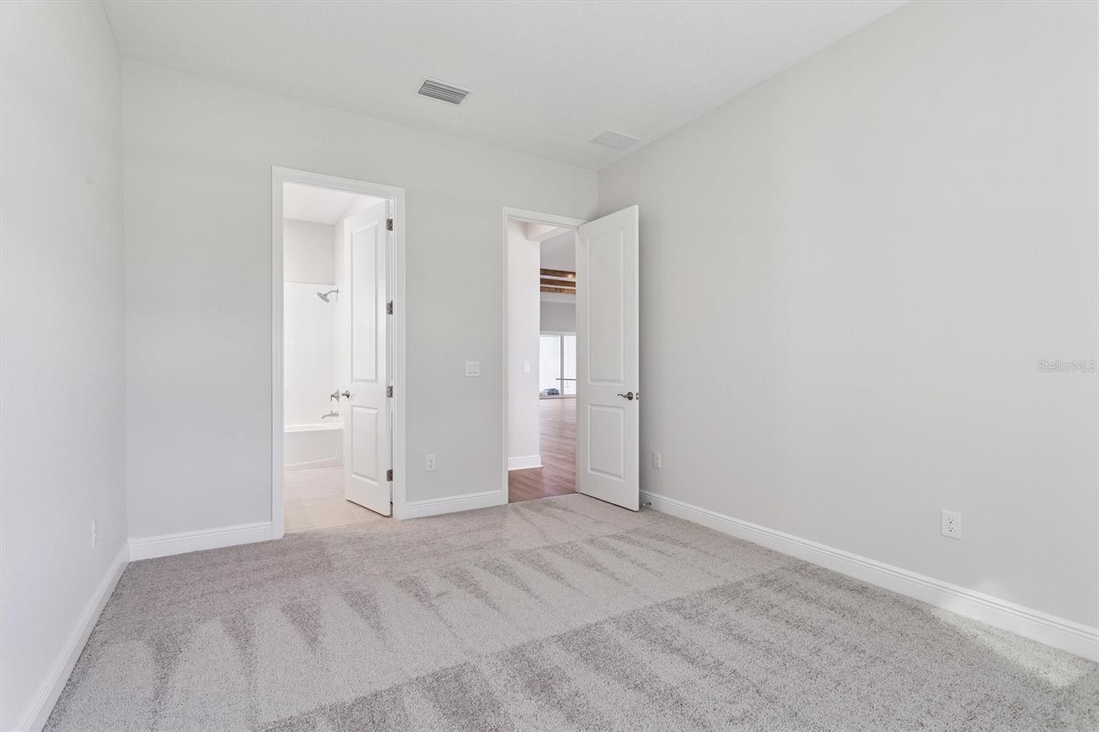 OAKFIELD TRAILS - Residential