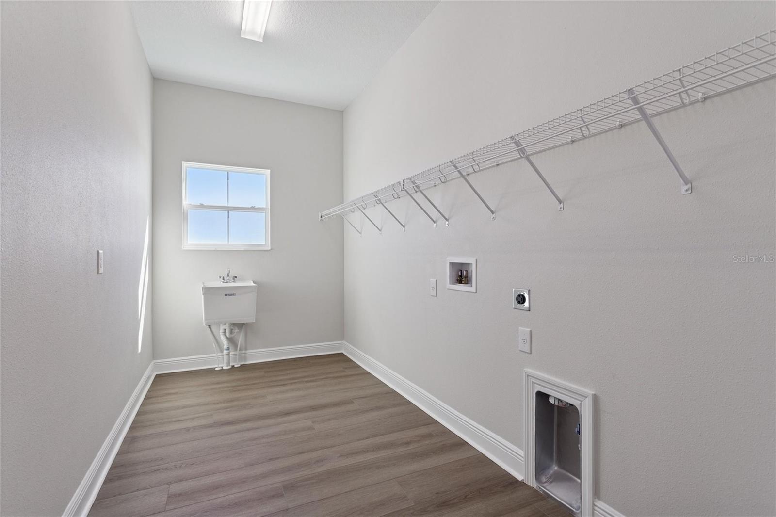 OAKFIELD TRAILS - Residential