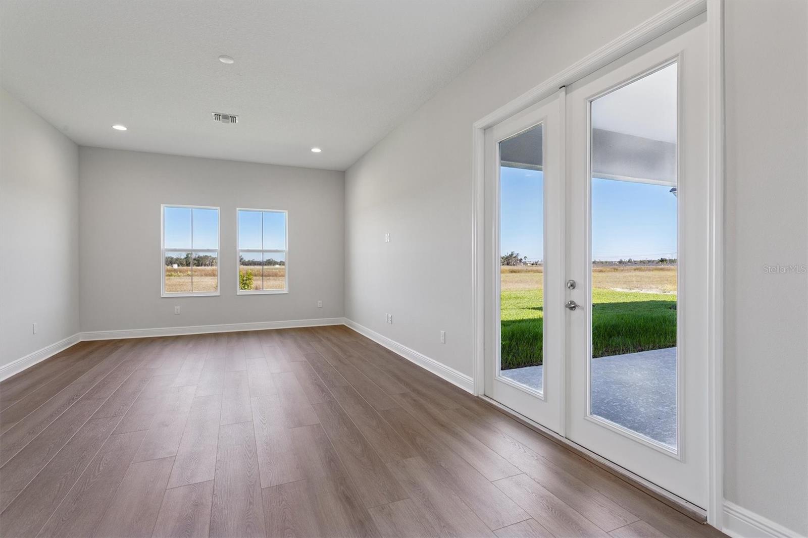 OAKFIELD TRAILS - Residential