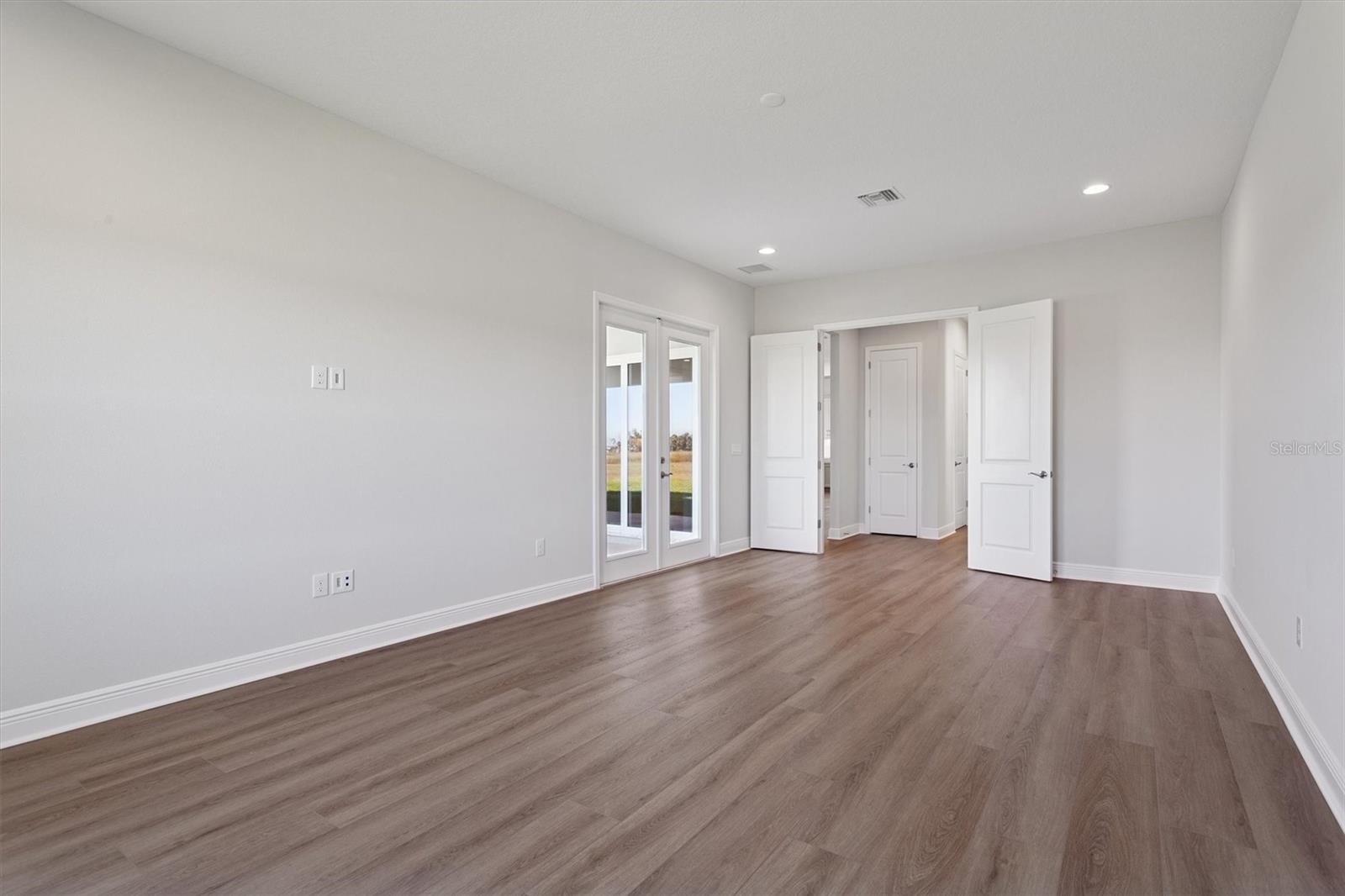 OAKFIELD TRAILS - Residential