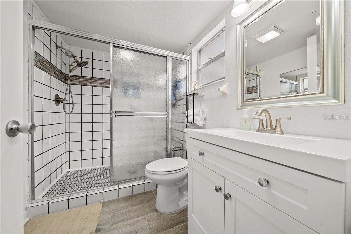 CIRCLE SQUARE WOODS. - Residential