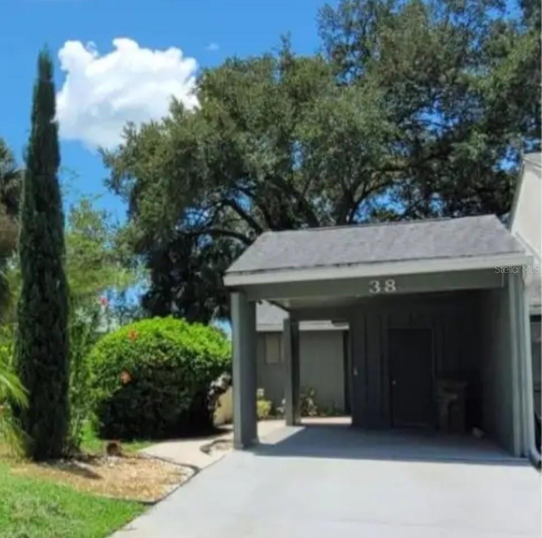 AVAILABLE SEPTEMBER 1 /2025!!!!!! This beautiful corner villa features two bedrooms and two bathrooms and includes internet and cable. Located in a community with a pool, it is just three minutes from Walmart and four minutes from popular stores like Ross, Crunch Gym, and the hospital. The brand-new energy-efficient air conditioning system helps you save on utilities. The screened porch can easily be used as an additional room, and there are two small storage spaces at the front of the home. Enjoy a dog park just one minute away and an outdoor gym at the nearby park. All amenities are included at no extra cost. Don’t miss the opportunity to rent this wonderful home!