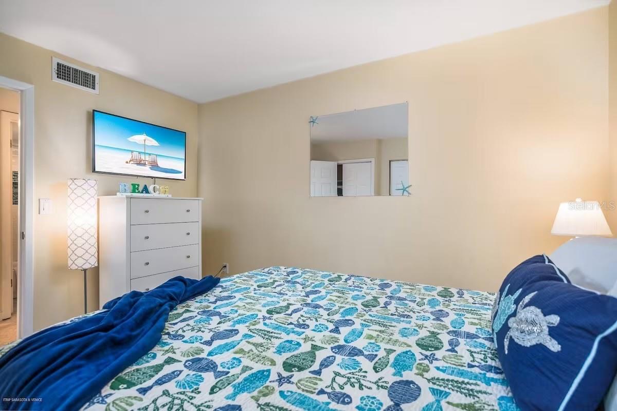 BAY OAKS - Residential