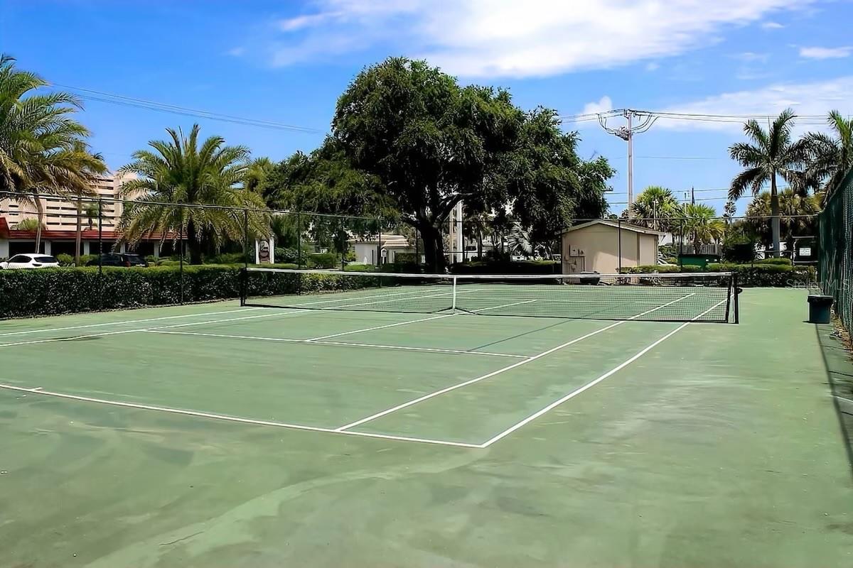 BAY OAKS - Residential