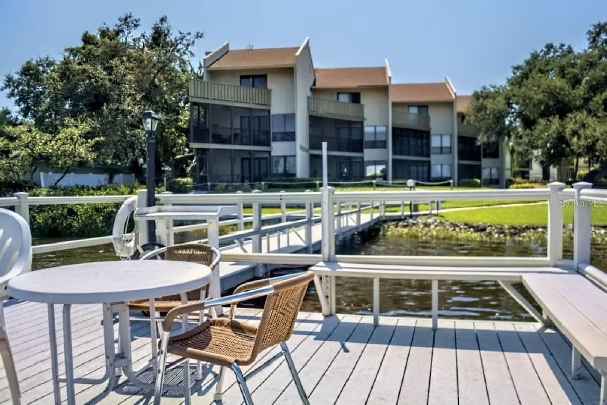 BAY OAKS - Residential