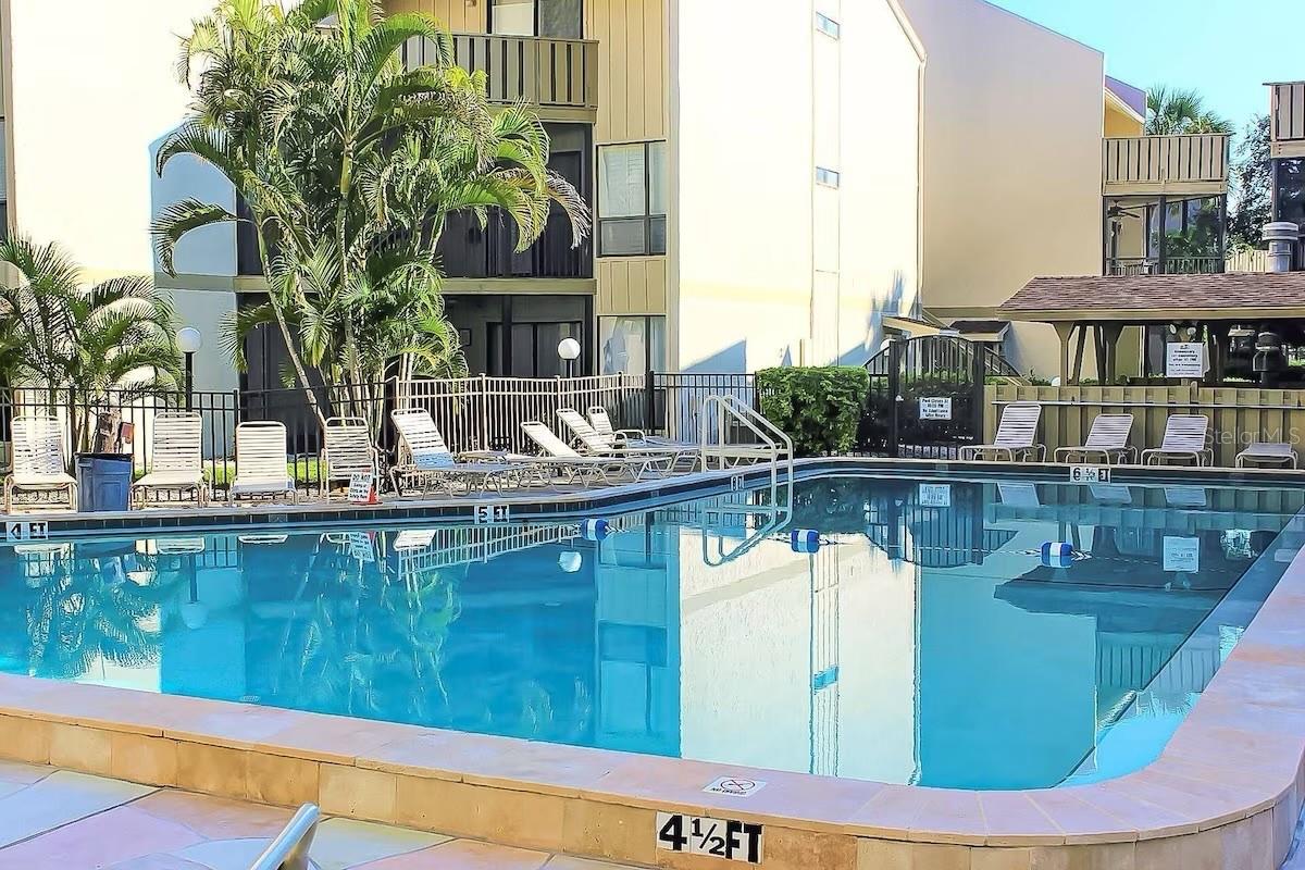 BAY OAKS - Residential