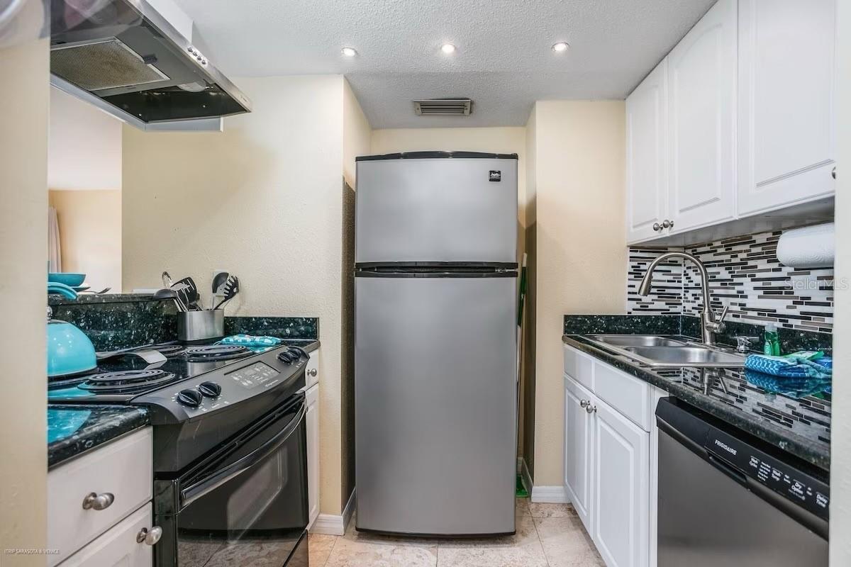 BAY OAKS - Residential