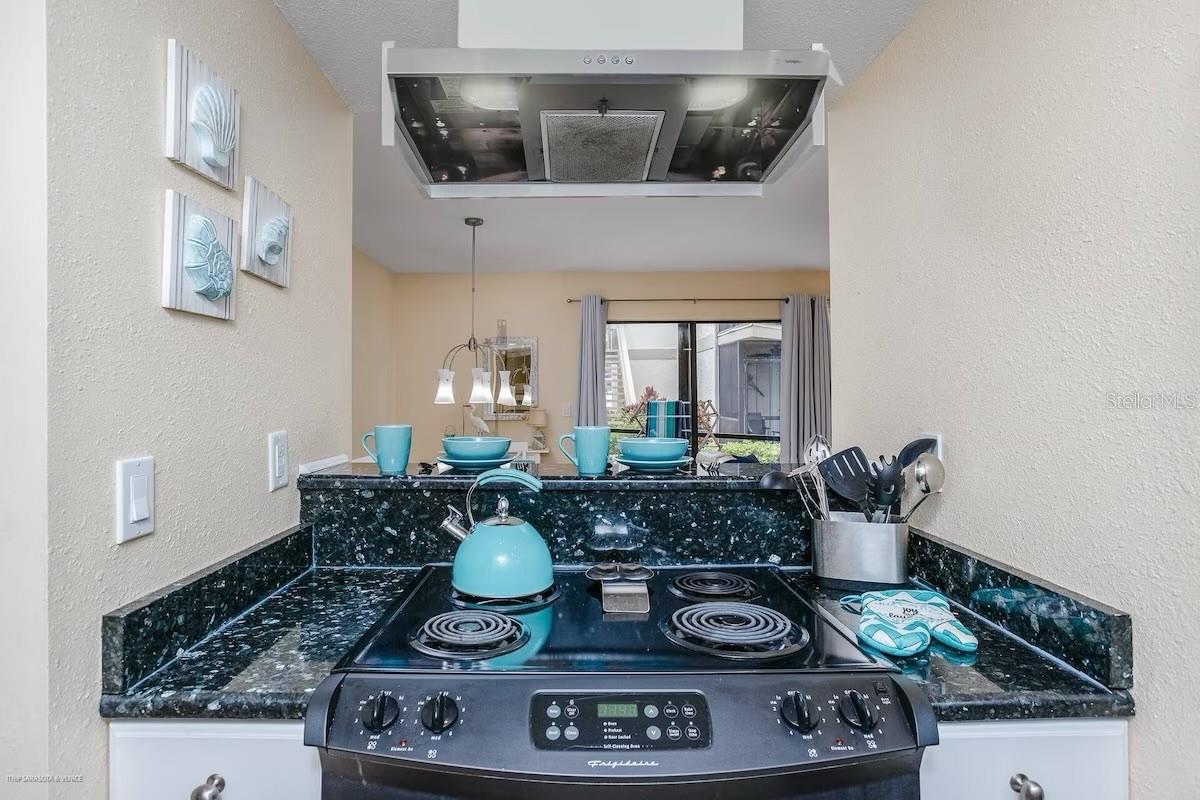 BAY OAKS - Residential