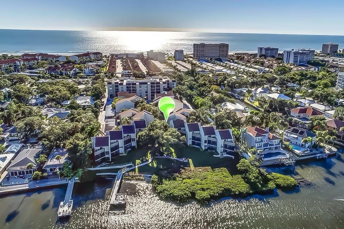 BAY OAKS - Residential