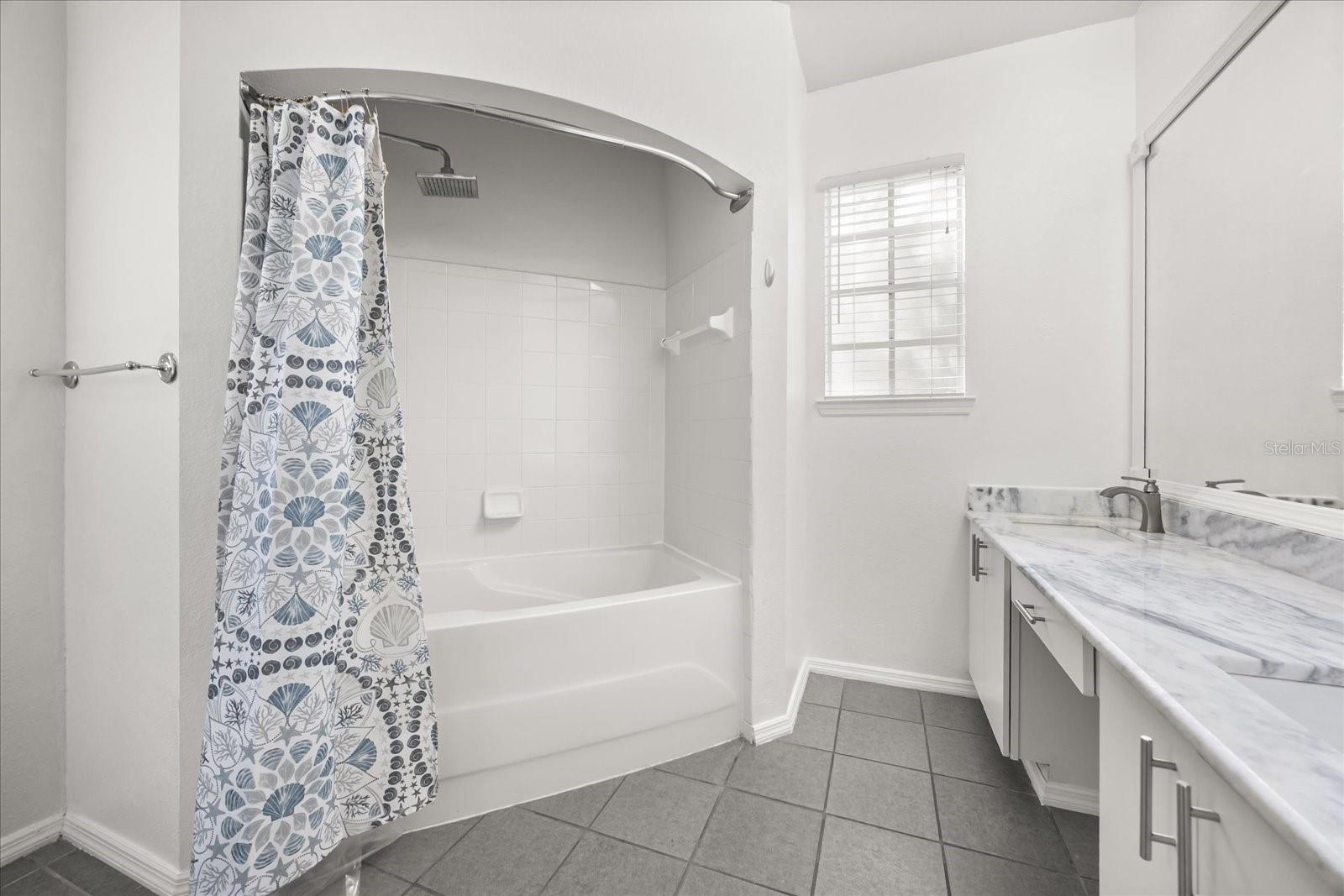 NOTTING HILL A CONDO - Residential